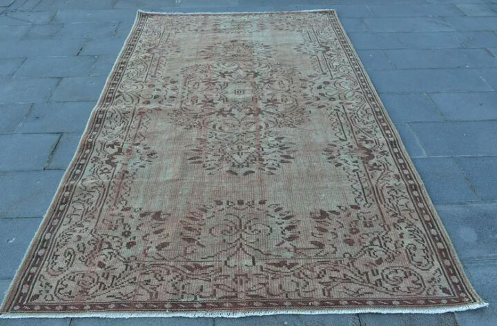 vintage-turkish-rug-neutral-colors - vintage finds on etsy