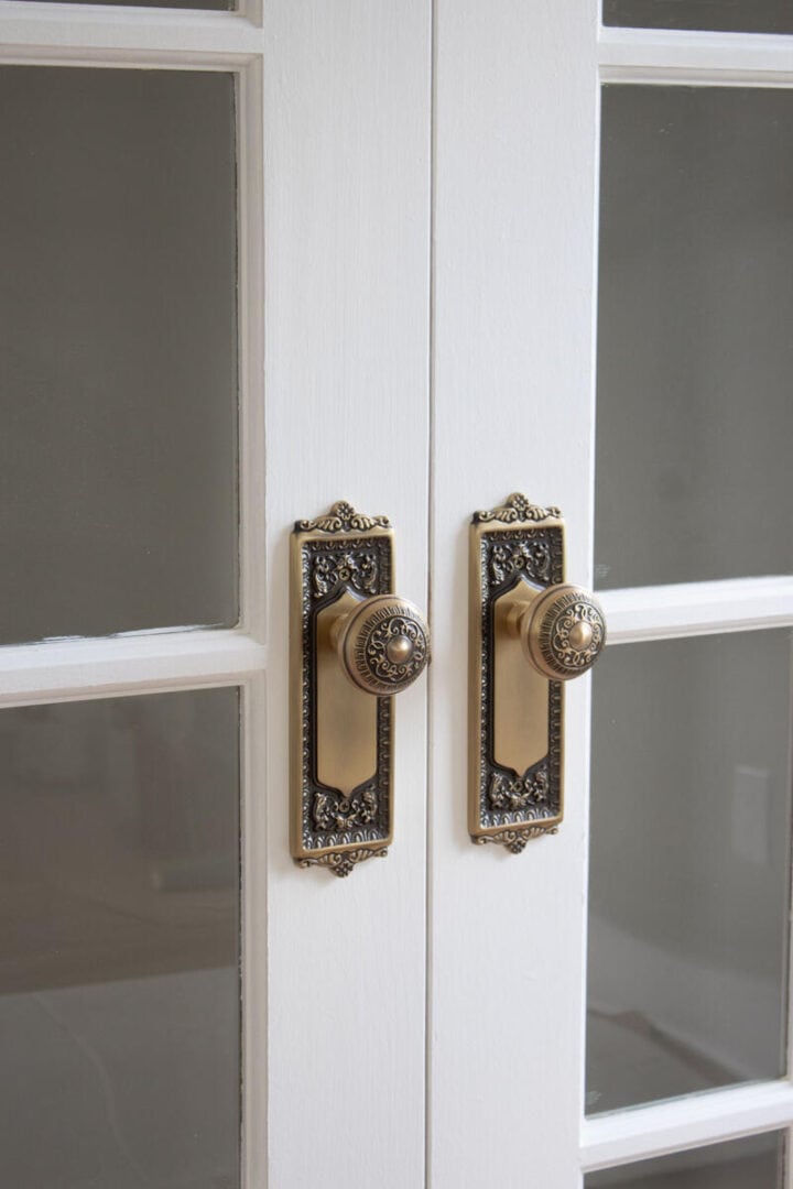 antique brass doorknobs with backplate
