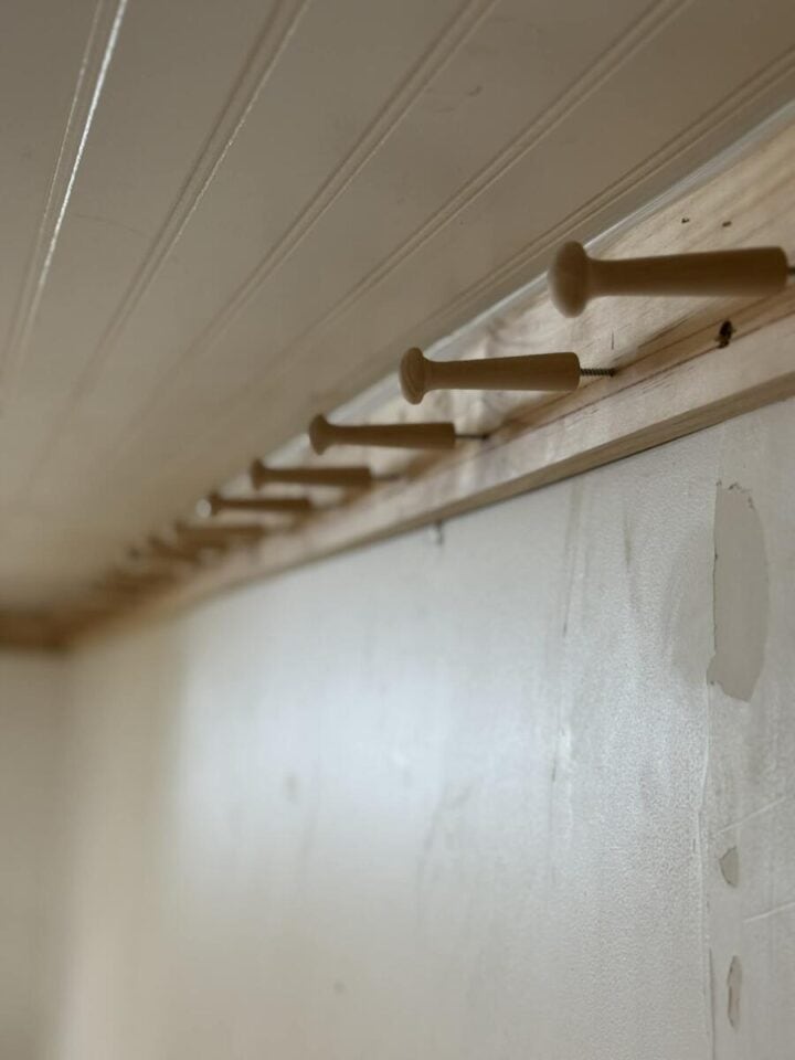 DIY Pegrail around top of walls