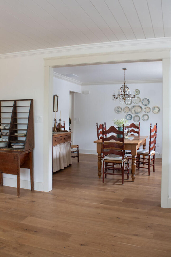 engineered-hardwood-flooring-for-kitchen-and-dining-room