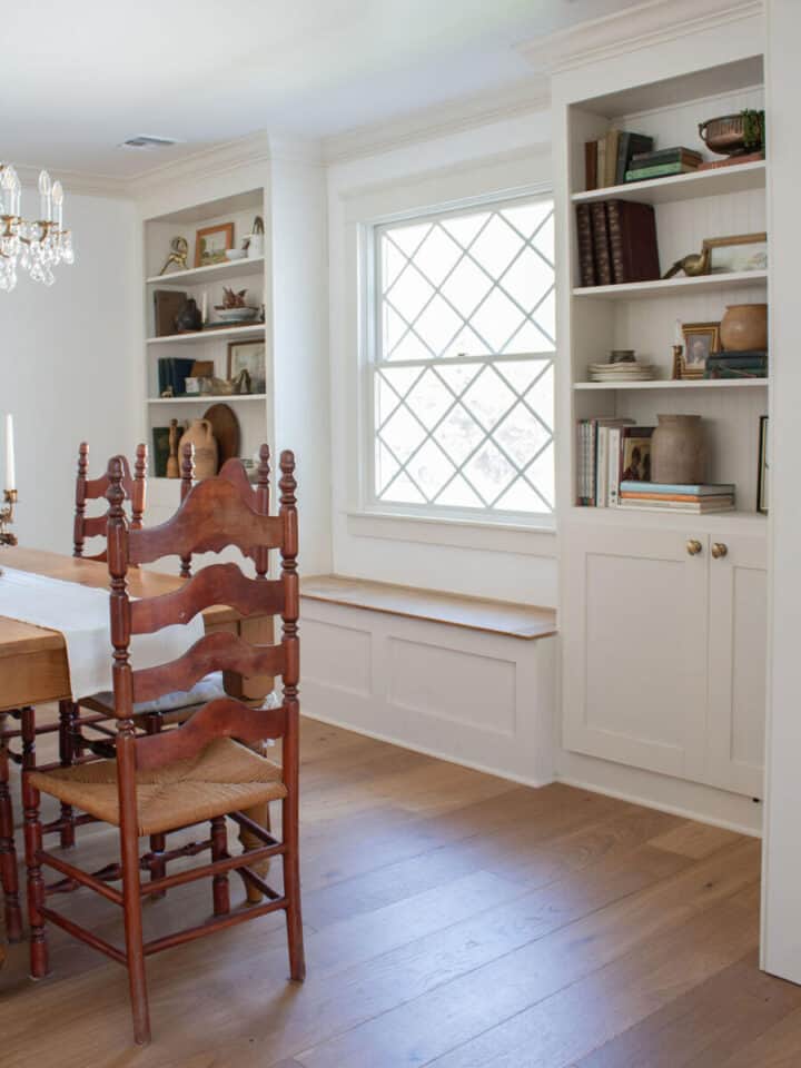 Dining-room-built-in-shelves-with-window-in-between