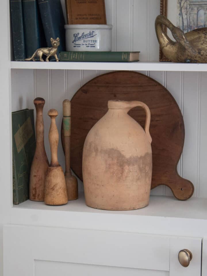 how-to-STYLE OPEN SHELVES WITHOUT CLUTTER