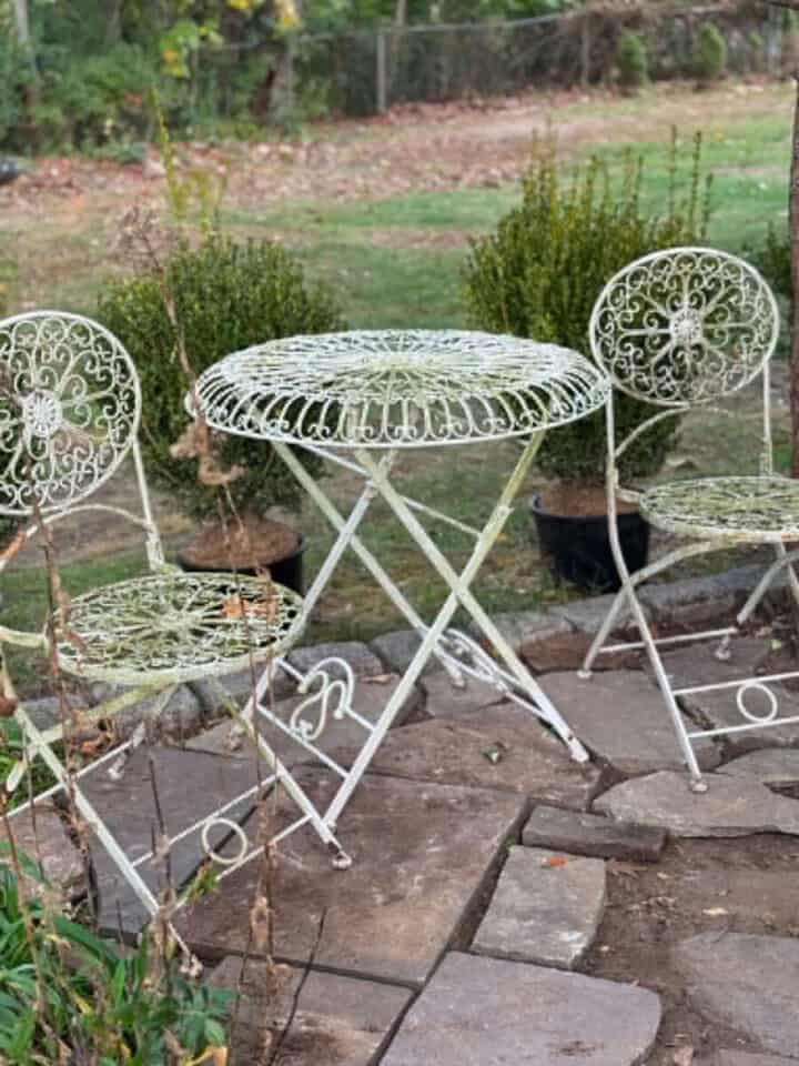 antique-bistro-set