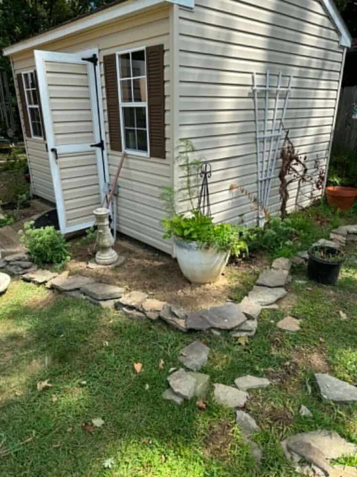 garden-border-around-shed - backyard garden ideas