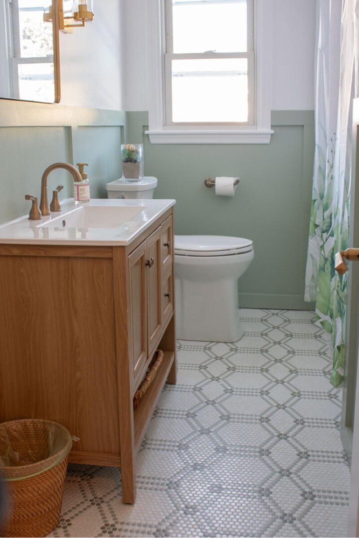 makeover-ideas-for-narrow-bathroom with penny tile floors