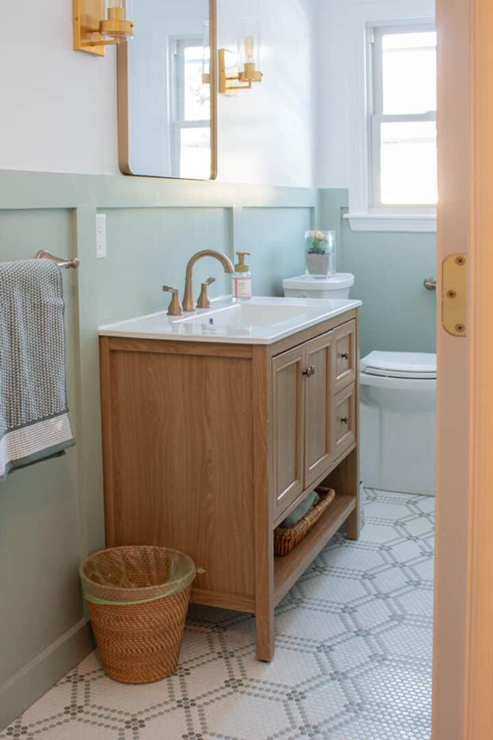 small-bathroom-design-ideas - coastal crush benjamin moore