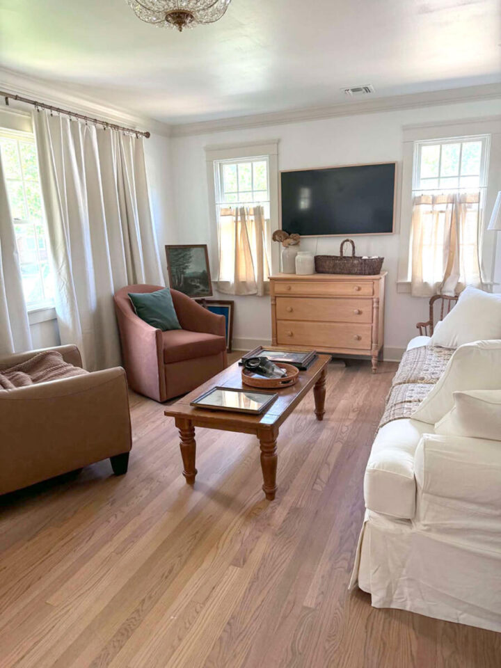 living-room-before-decorating