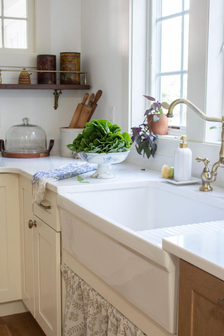 vintage-style-drainboard-sink-in-modern-kitchen - adding historic charm in a new renovation