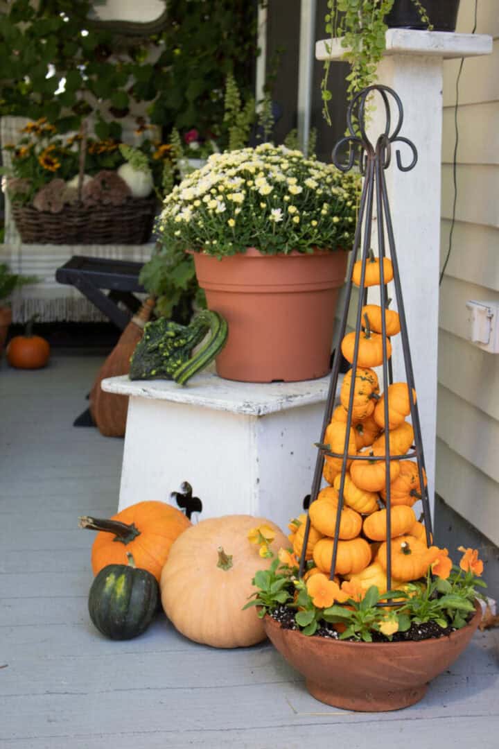 The Honeycomb Home Fall Porch and planter ideas