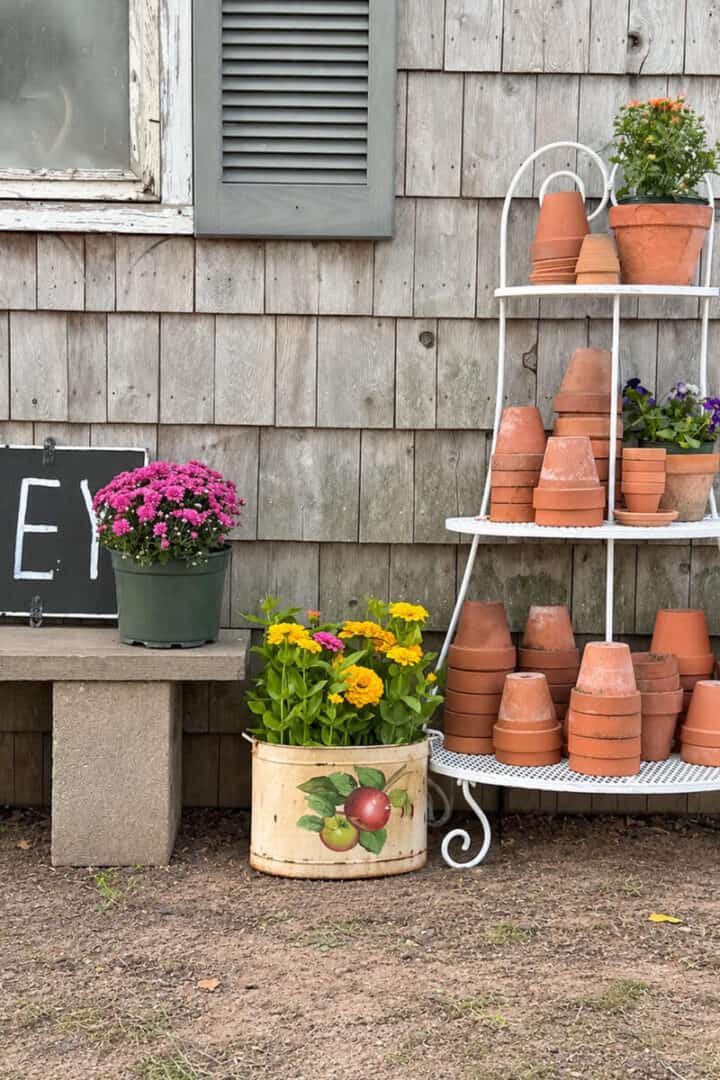 Rustic-outdoor-fall-decorating
