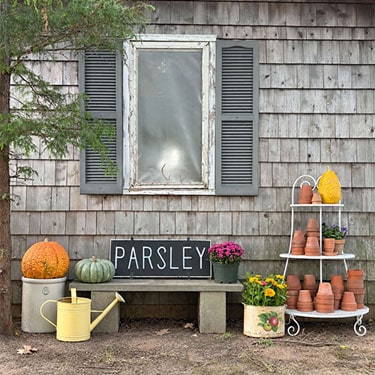 FI-Fall-decorating-outdoor