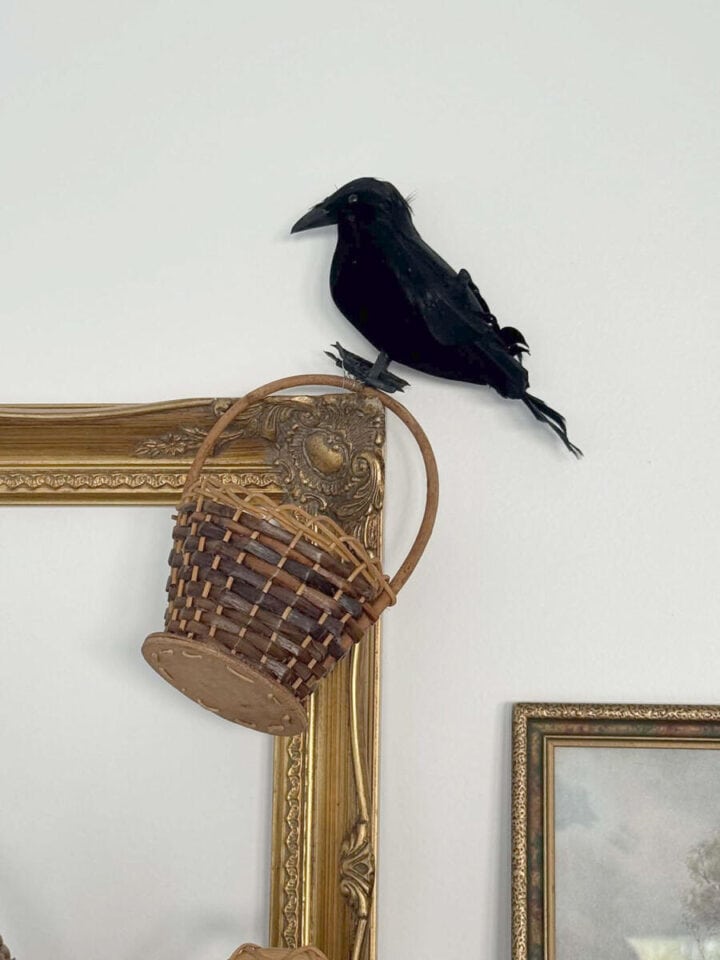 Simple-halloween-decorations-with-everyday-decor