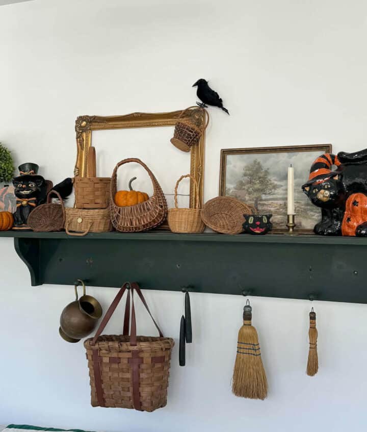 halloween-shelf-decor-ideas