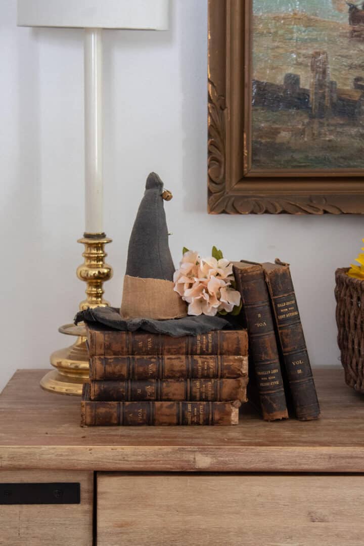 simple halloween decorations non scary no clutter